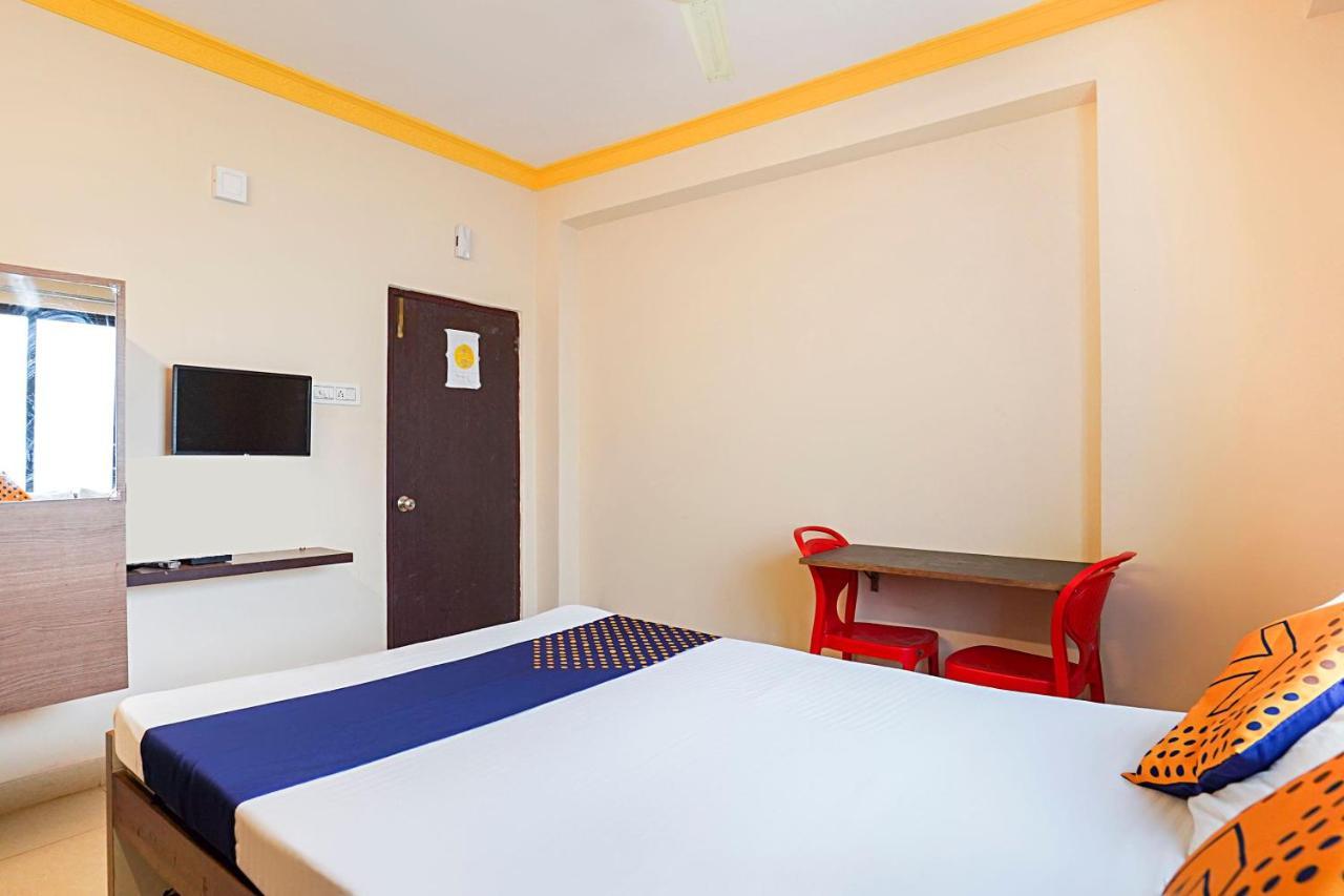 Hotel O Trisha Guest House Dam Dam Экстерьер фото